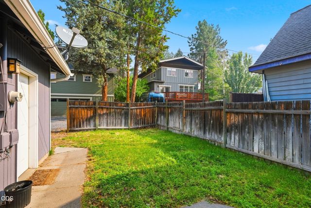 1564 NW Elgin Avenue, Bend, OR 97703