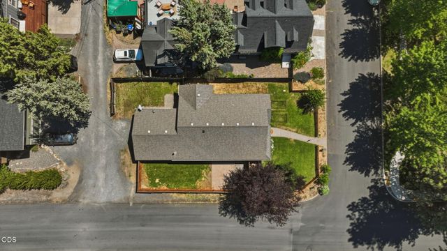 1564 NW Elgin Avenue, Bend, OR 97703
