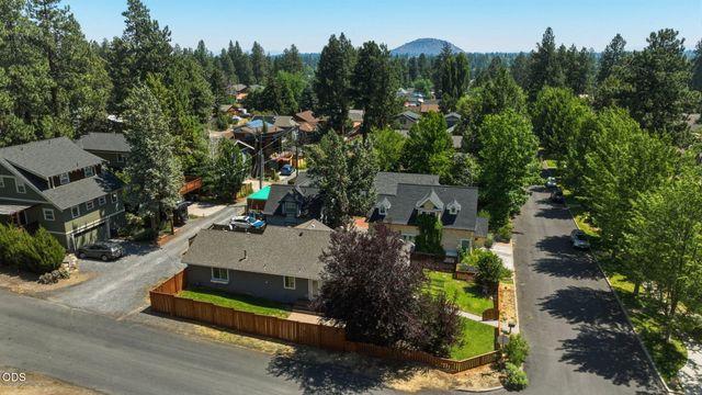 1564 NW Elgin Avenue, Bend, OR 97703