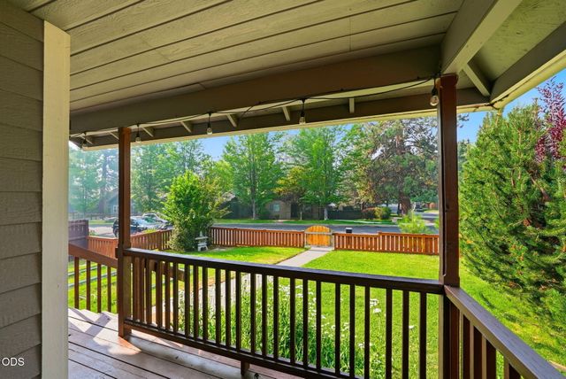 1564 NW Elgin Avenue, Bend, OR 97703