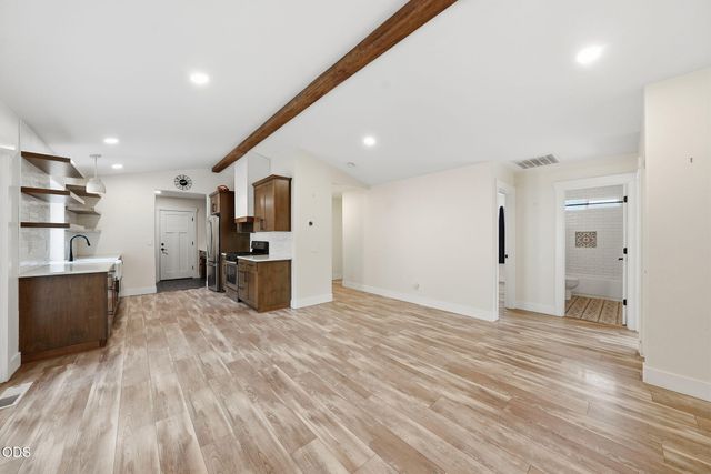 1564 NW Elgin Avenue, Bend, OR 97703