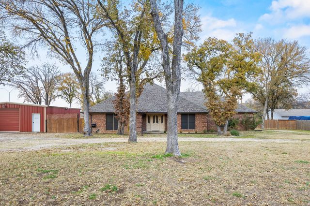 5301 W Caylor Road, Fort Worth, TX 76244