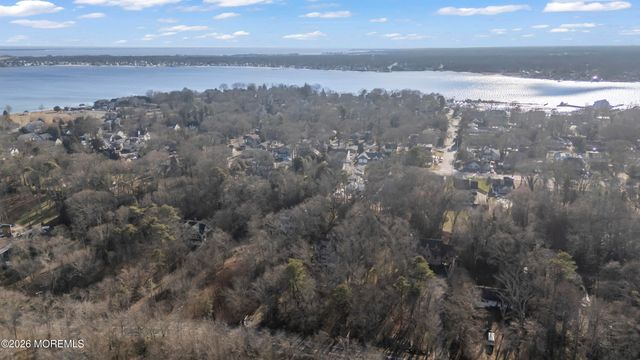 206 Lake Avenue, Island Heights, NJ 08732