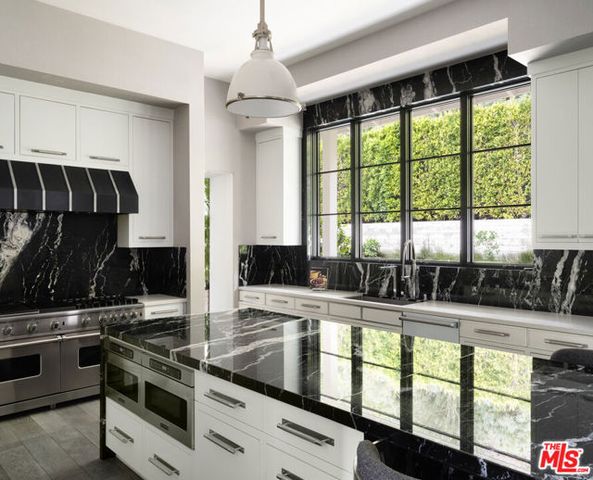 1281 Stone Canyon Road, Los Angeles, CA 90077