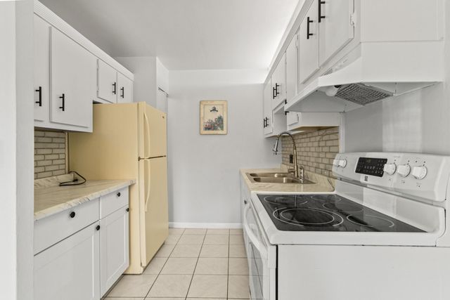 3709 NW 84th Avenue, Sunrise, FL 33351