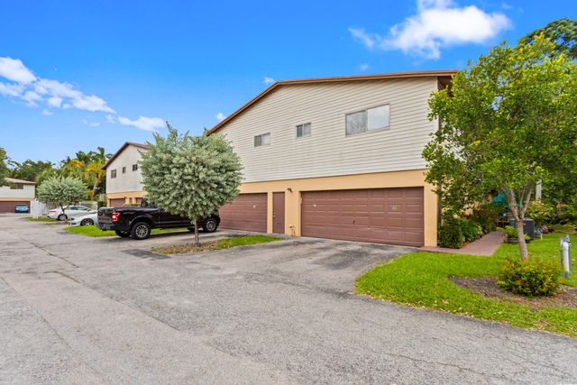 3709 NW 84th Avenue, Sunrise, FL 33351