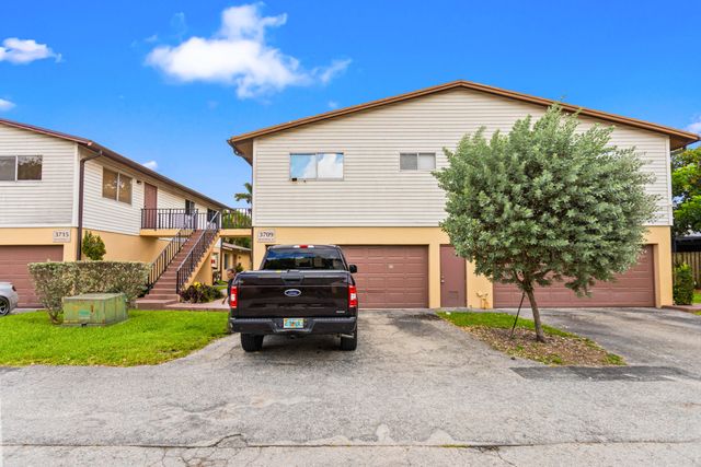 3709 NW 84th Avenue, Sunrise, FL 33351