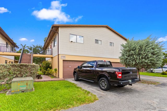 3709 NW 84th Avenue, Sunrise, FL 33351