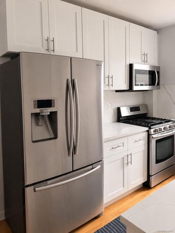 141-03 Union Turnpike 3J, Flushing, NY 11367