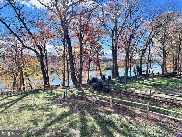 110 OLD LANDING CT, Fredericksburg, VA 22405