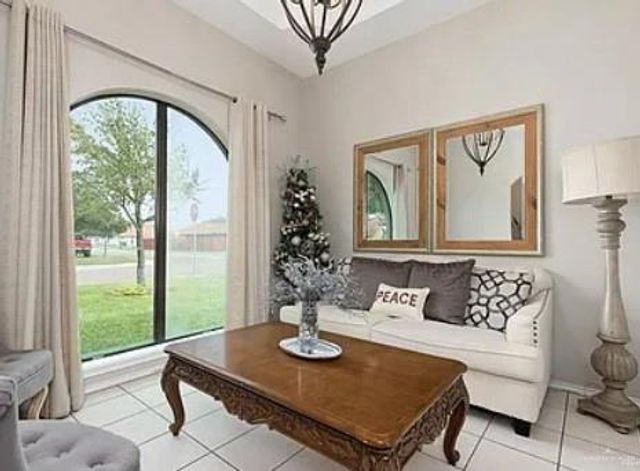 1806 E Flora Avenue, Hidalgo, TX 78557