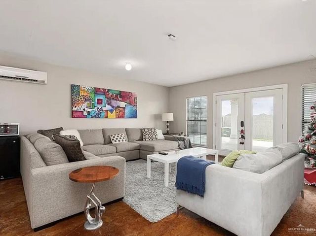 1806 E Flora Avenue, Hidalgo, TX 78557