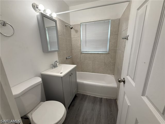 3619 Seminole AVE 11, Fort Myers, FL 33916