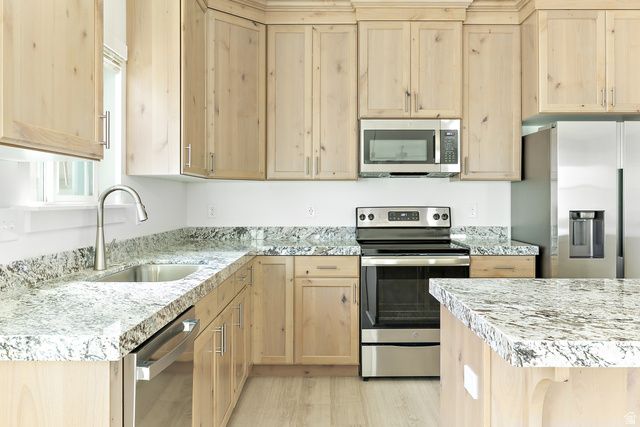 4728 E LAKE CORNER DR, Eagle Mountain, UT 84005