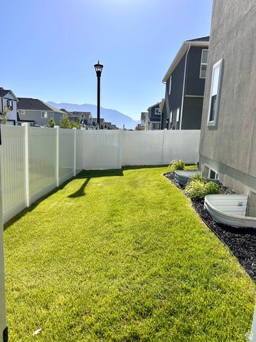 4728 E LAKE CORNER DR, Eagle Mountain, UT 84005