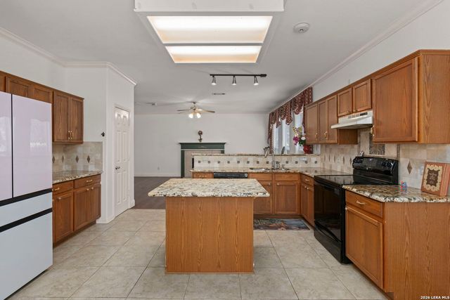 2323 Cardigan Hl, San Antonio, TX 78232