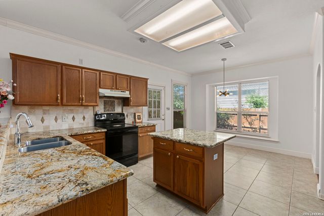 2323 Cardigan Hl, San Antonio, TX 78232