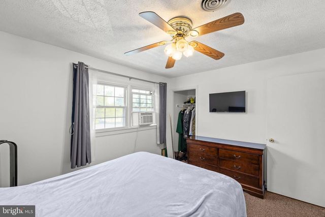 96 HACKBERRY DR, Stephens City, VA 22655