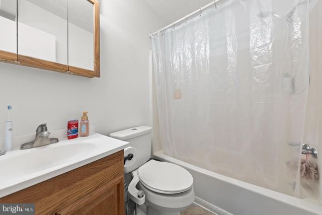 96 HACKBERRY DR, Stephens City, VA 22655