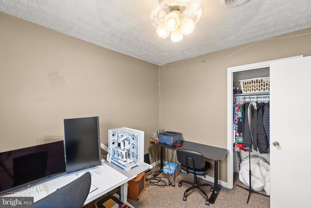 96 HACKBERRY DR, Stephens City, VA 22655
