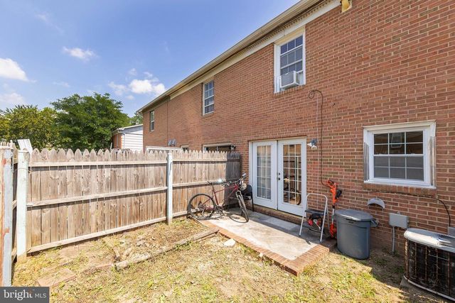 96 HACKBERRY DR, Stephens City, VA 22655