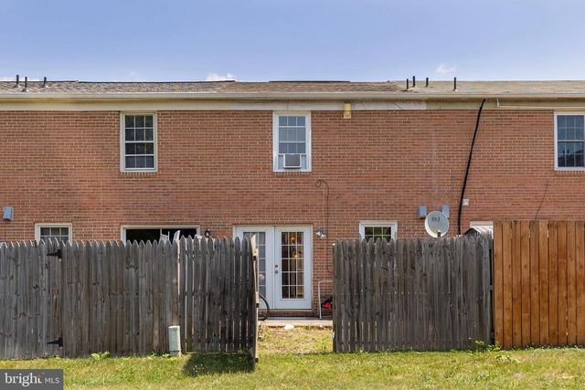 96 HACKBERRY DR, Stephens City, VA 22655