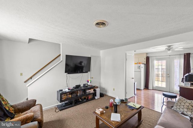96 HACKBERRY DR, Stephens City, VA 22655