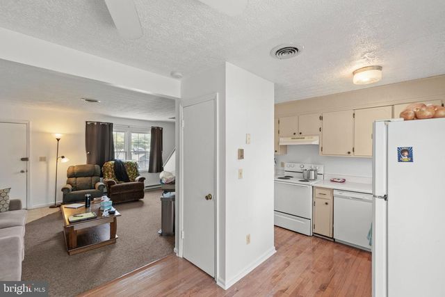 96 HACKBERRY DR, Stephens City, VA 22655