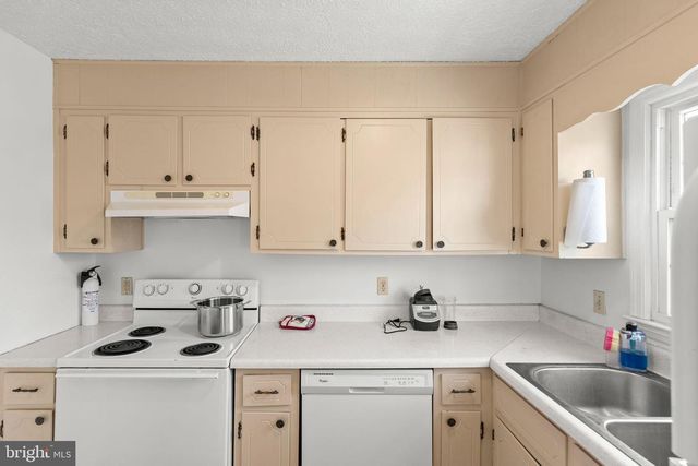 96 HACKBERRY DR, Stephens City, VA 22655