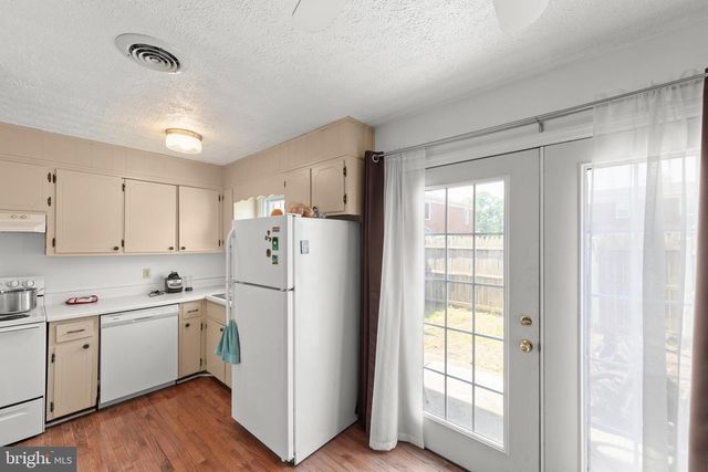 96 HACKBERRY DR, Stephens City, VA 22655