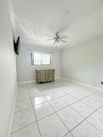 588 Trace Circle 211, Deerfield Beach, FL 33441