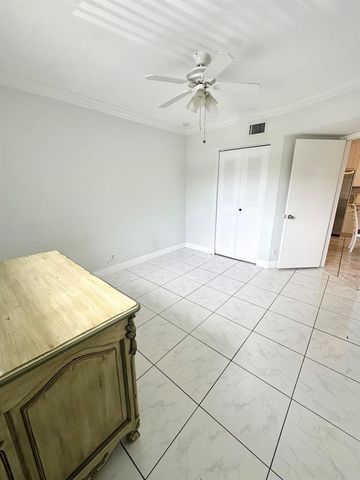 588 Trace Circle 211, Deerfield Beach, FL 33441
