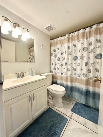 588 Trace Circle 211, Deerfield Beach, FL 33441