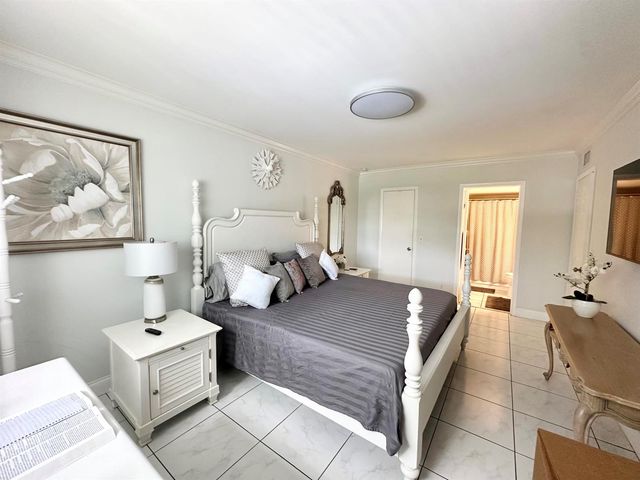 588 Trace Circle 211, Deerfield Beach, FL 33441