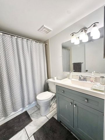 588 Trace Circle 211, Deerfield Beach, FL 33441