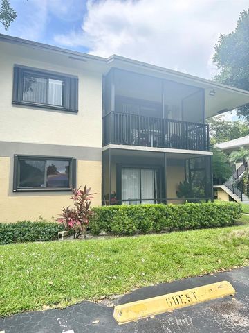 588 Trace Circle 211, Deerfield Beach, FL 33441