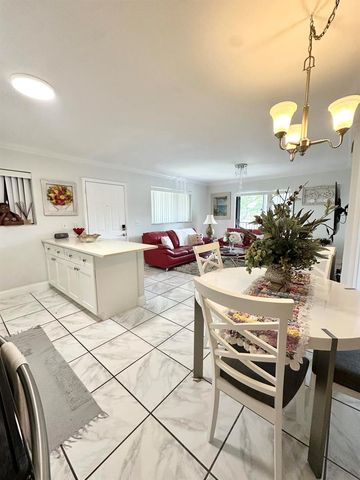 588 Trace Circle 211, Deerfield Beach, FL 33441