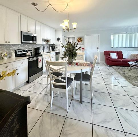 588 Trace Circle 211, Deerfield Beach, FL 33441
