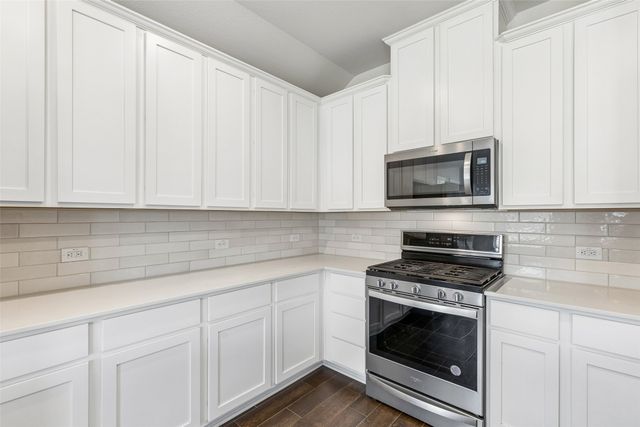 2907 Brady Starr Drive, Aubrey, TX 76227