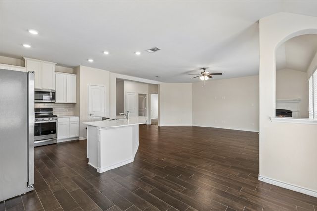 2907 Brady Starr Drive, Aubrey, TX 76227