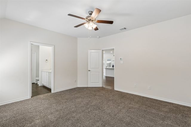 2907 Brady Starr Drive, Aubrey, TX 76227