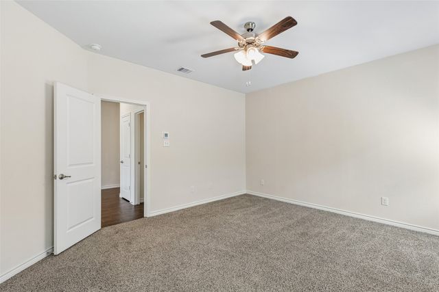 2907 Brady Starr Drive, Aubrey, TX 76227