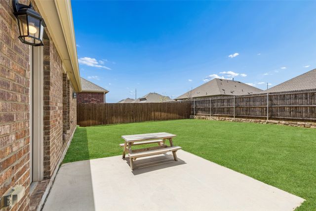 2907 Brady Starr Drive, Aubrey, TX 76227