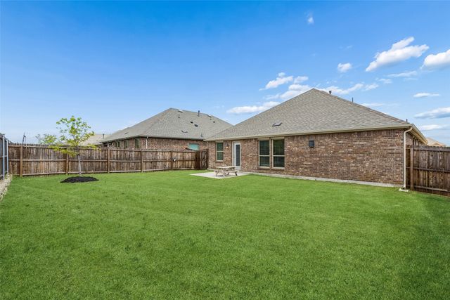 2907 Brady Starr Drive, Aubrey, TX 76227