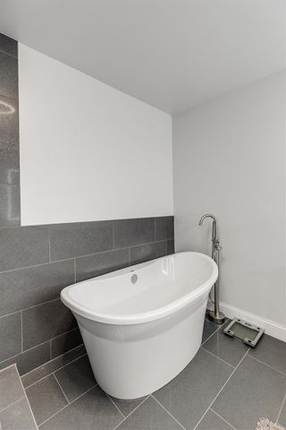 18100 Ohio Street, Detroit, MI 48221