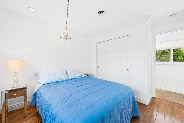 261 SW 18th Court, Pompano Beach, FL 33060