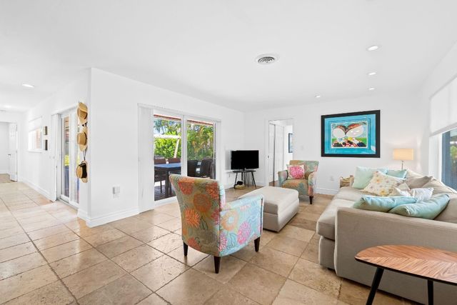 261 SW 18th Court, Pompano Beach, FL 33060