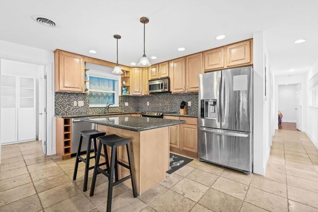 261 SW 18th Court, Pompano Beach, FL 33060