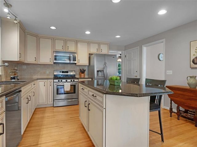 14 Burncoat, Pittsford, NY 14534