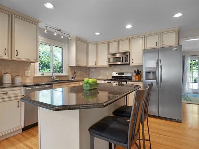 14 Burncoat, Pittsford, NY 14534